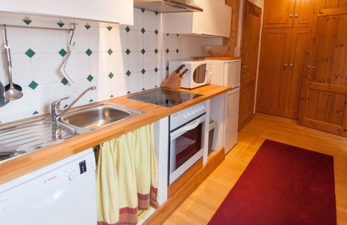Langenneufnach Apartment | Perennial Villa - Bird's nest