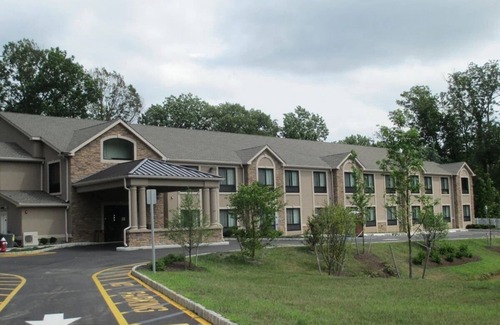 Monmouth Junction Hotel | Perfect Stay at Red Carpet Inn Monmouth! Free Breakfast!