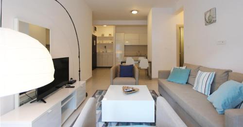 Donji Morinj Apartment | Perfect 1 BR apartment in Lavander bay E2.2