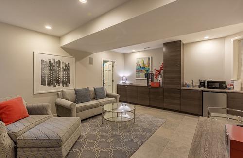 Sheffield Neighbors Apartment | Perfect 1BR in Lincoln Park - Steps to DePaul! by AllSet Turnover