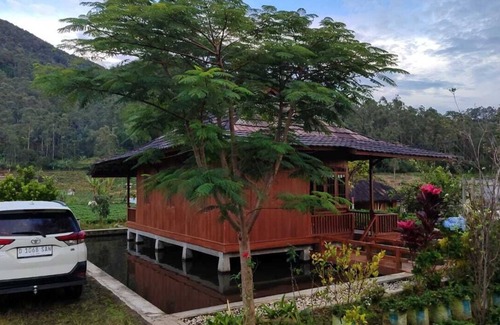 Ciwidey House | Perfect 3-bedroom bungalow in Ciwidey with stunning views