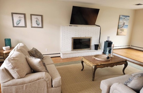 Lido Beach House | Perfect 4-Bedroom House Steps to Beach in Lido Beach, NY