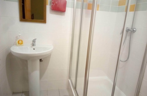 Santa Cruz Condo | Perfect 5 minutes to the: airport