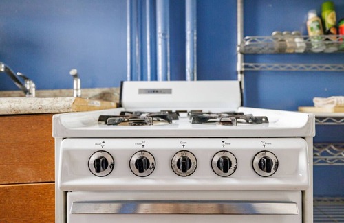 Adams Morgan Apartment | Perfect Adams Morgan Location! Charming & Historic