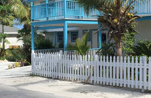 Rokers Point Apartment | Perfect Beachfront Rental with Beautiful Views!