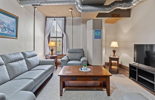 Downtown Syracuse Apartment | Perfect Blend of Convenience & Comfort in the heart of Syracuse NY