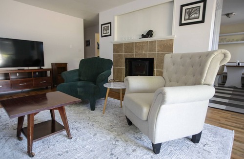 Puget House | Perfect Blend of Urban and Natural: Enjoy Bellingham at its Finest