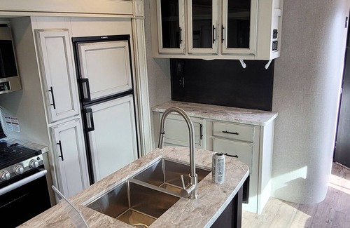 Escondido House | Perfect camper in the heart of wine country!