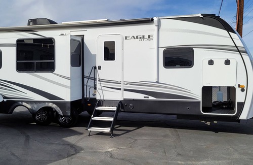 Escondido House | Perfect camper in the heart of wine country!