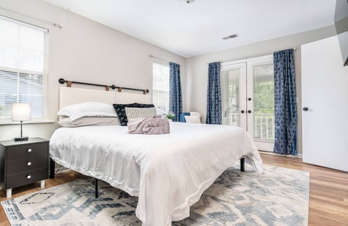 Harbison Apartment | Perfect Columbia Getaway Minutes to Lake Murray!