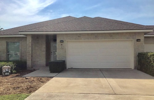 Laguna Vista Villa | Perfect Destination - 8 GH