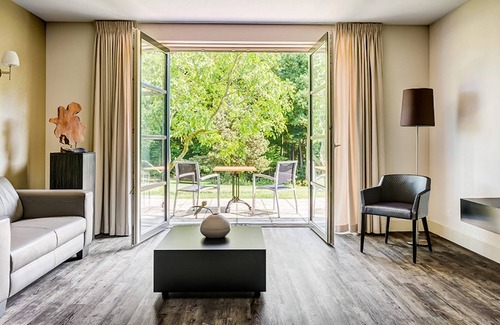 Berg en Dal Hotel | Perfect Escape! Onsite Dining, Close to Vrijheidsmuseum!