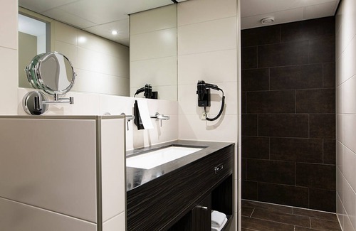Berg en Dal Hotel | Perfect Escape! Onsite Dining, Close to Vrijheidsmuseum!