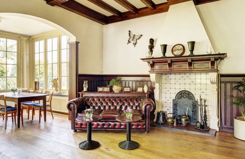 Berg en Dal Hotel | Perfect Escape! Onsite Dining, Close to Vrijheidsmuseum!
