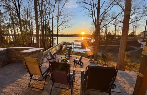 Moratuck Manor House | Perfect Family getaway with main lake views & private beach-dog friendly