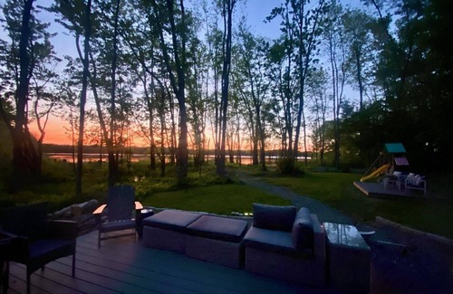 Newport Cottage | Perfect Family getaway on Lake Sebasticook