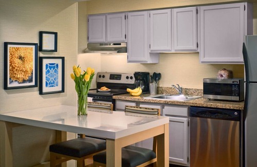 Blue Ash Hotel | Perfect Family Retreat, Pet-Friendly, Near Cincinnati Attractions!