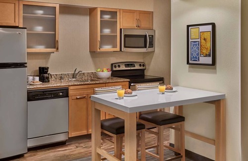 Blue Ash Hotel | Perfect Family Retreat, Pet-Friendly, Near Cincinnati Attractions!