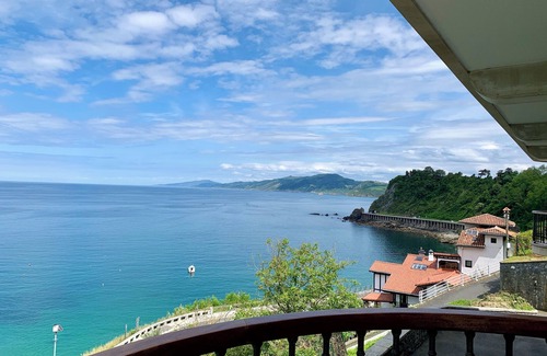 Getaria Villa | Perfect family villa in front of the Getaria Bay