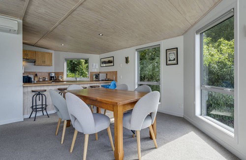 Queenstown House | Perfect for 2-9 Guests with Fantastic Views! Thompson Street Twin C