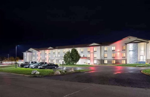 Lovington Hotel | Perfect for Budget Conscious Traveler | 4 Rooms w/Free Parking