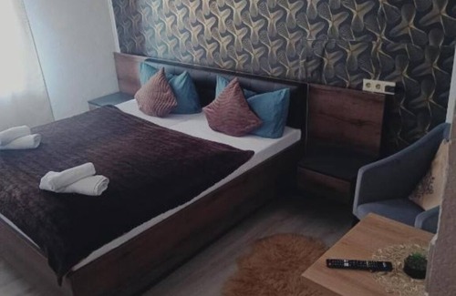 Neuwerk Hotel | Perfect for craftsmen: affordable double room near the highway