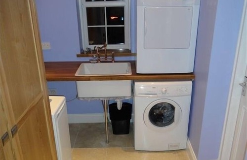 Claddagh Apartment | Perfect! for doing Galway City. Discount for Weekly Stays!