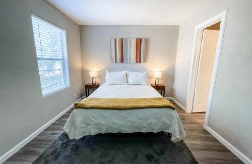 Northwest Corpus Christi Apartment | Perfect for Group with 2BR, 2BA and Pool