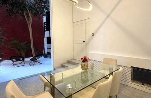 Naucalpan House | Perfect for Groups, Large Garden, Exclusive Suburb