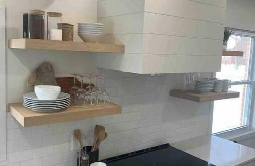 Rosemount House | Perfect for large groups, lots of parking, 5BRs, Game Room, Fast Wifi