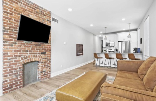 Livingston Park House | Perfect for larger groups + Hot Tub!