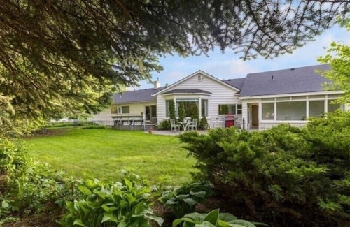Idaho Falls House | Perfect for the Large Gatherings!