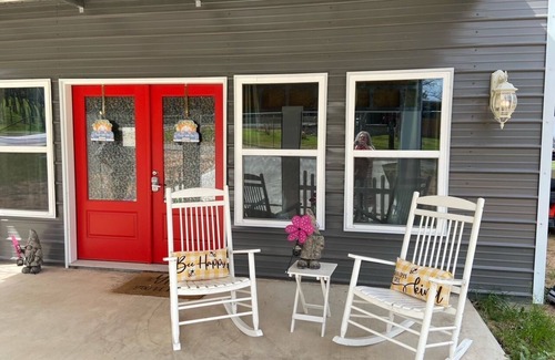 Kingsland House | PERFECT FOR THE TOTAL SOLAR ECLIPSE: Cozy 1-bedroom house in fantastic Kingsland