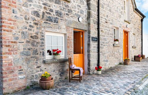 Ennis House | perfect for two people