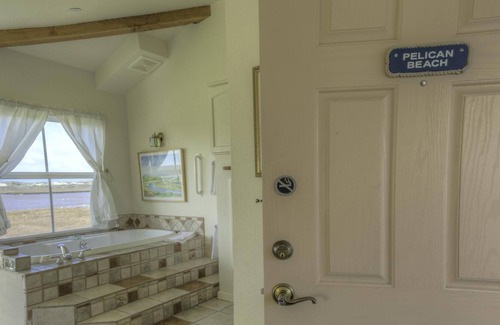 Moss Landing House | Perfect GetAway for Two, Sunset & Water View from Window