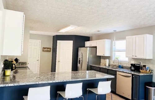 Braselton House | 🏡🌈Perfect Getaway Mins from Chateau Elan/Rd Atlanta⭐️ Long Term Stay Welcome!