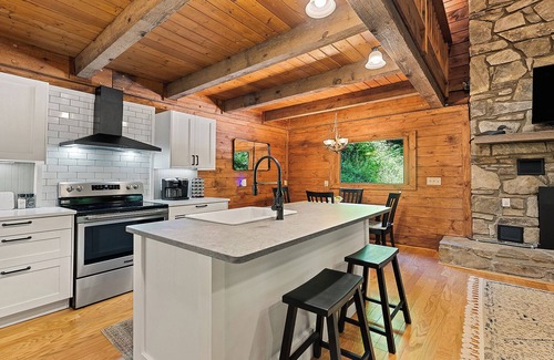 Maggie Valley Cabin | Perfect Getaway Surrounded by Nature in Maggie Valley NC!