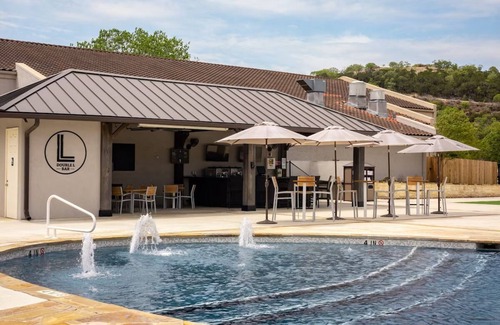 Boerne House | Perfect Golfer's Haven: High-End Resort With Championship On-site Course