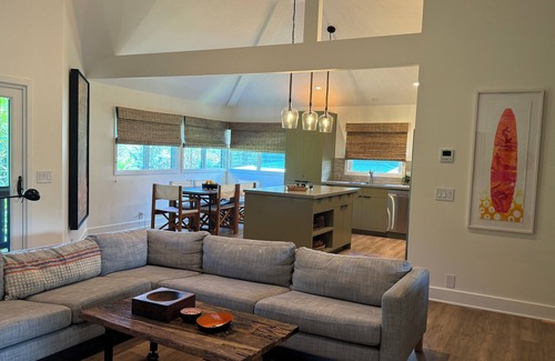 Hanalei House | Perfect Hanlei Location! Walk to beach/town. Newly Remodeled w/AC TVNCU-4237