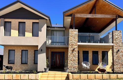 Kalbarri House | Perfect holiday home located on the door step of the mighty Murchison!