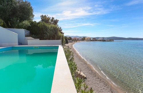 Zaboric House | Perfect holiday home for a small group or a family - directly on the beach