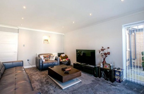 Oxford House | Perfect home on a quiet street