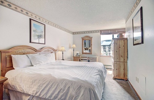 Copper Mountain Village Hotel | Perfect Hotel Room For A Mountain Getaway! VS436H