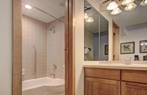 Copper Mountain Village Hotel | Perfect Hotel Room For A Mountain Getaway! VS641H