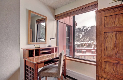 Copper Mountain Village Hotel | Perfect Hotel Room For A Mountain Getaway! VS641H