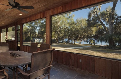Melrose House | Perfect Lakefront Getaway on clear deep private lake 20 min from Gainesville