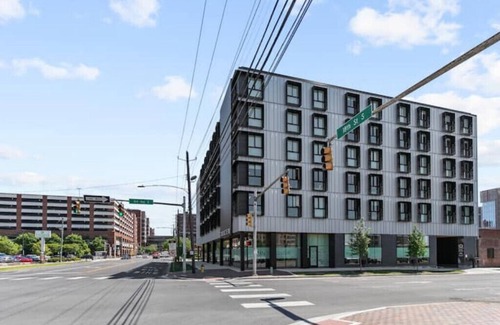 Five Points South Apartment | Perfect location - 2 min walk UAB