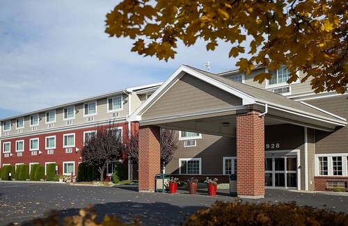 Pullman Hotel | Perfect Location for Vacation! Gorgeous Room w/Free Breakfast, Free Parking
