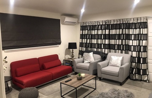 Saint Albans House | Perfect location - Merivale