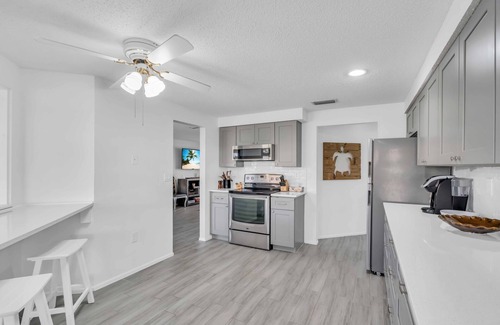Laurel House | Perfect location. Updated & loaded with all you need!